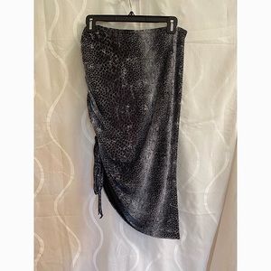 NWT Socialite Side Ruched Skirt Snakeskin Size XL